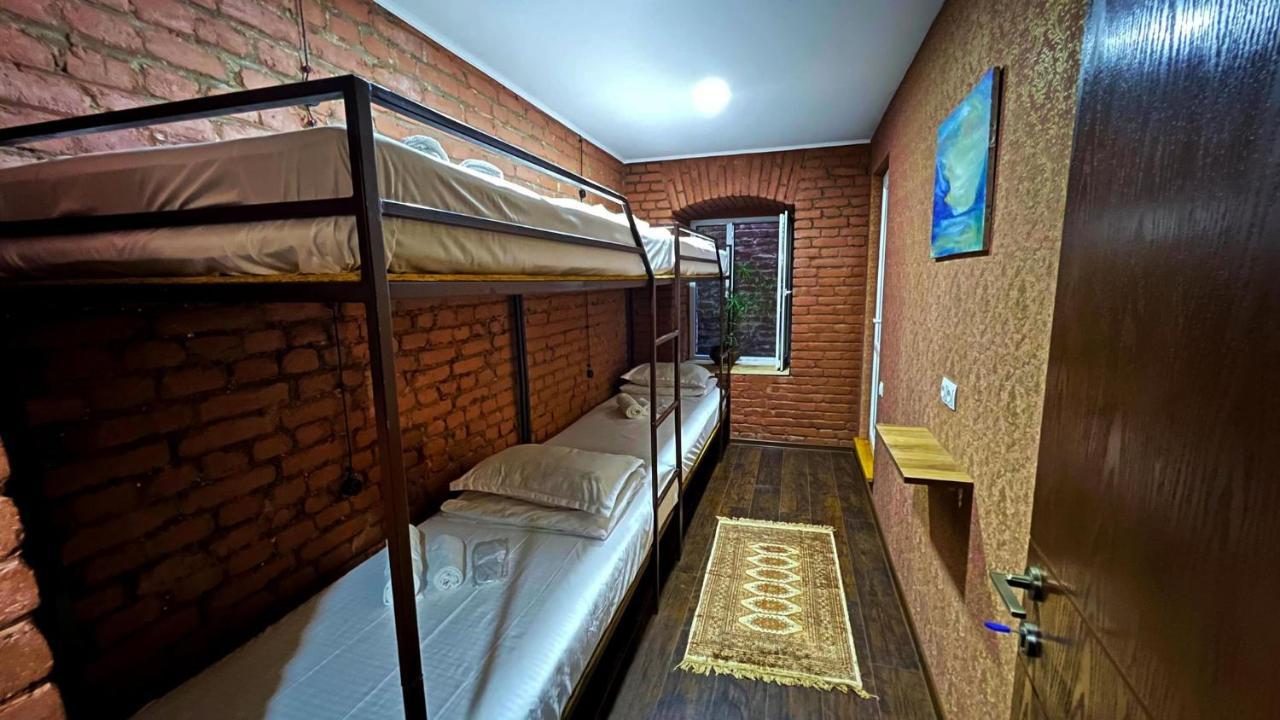 Hostel Pirosmani Tiflis Dış mekan fotoğraf