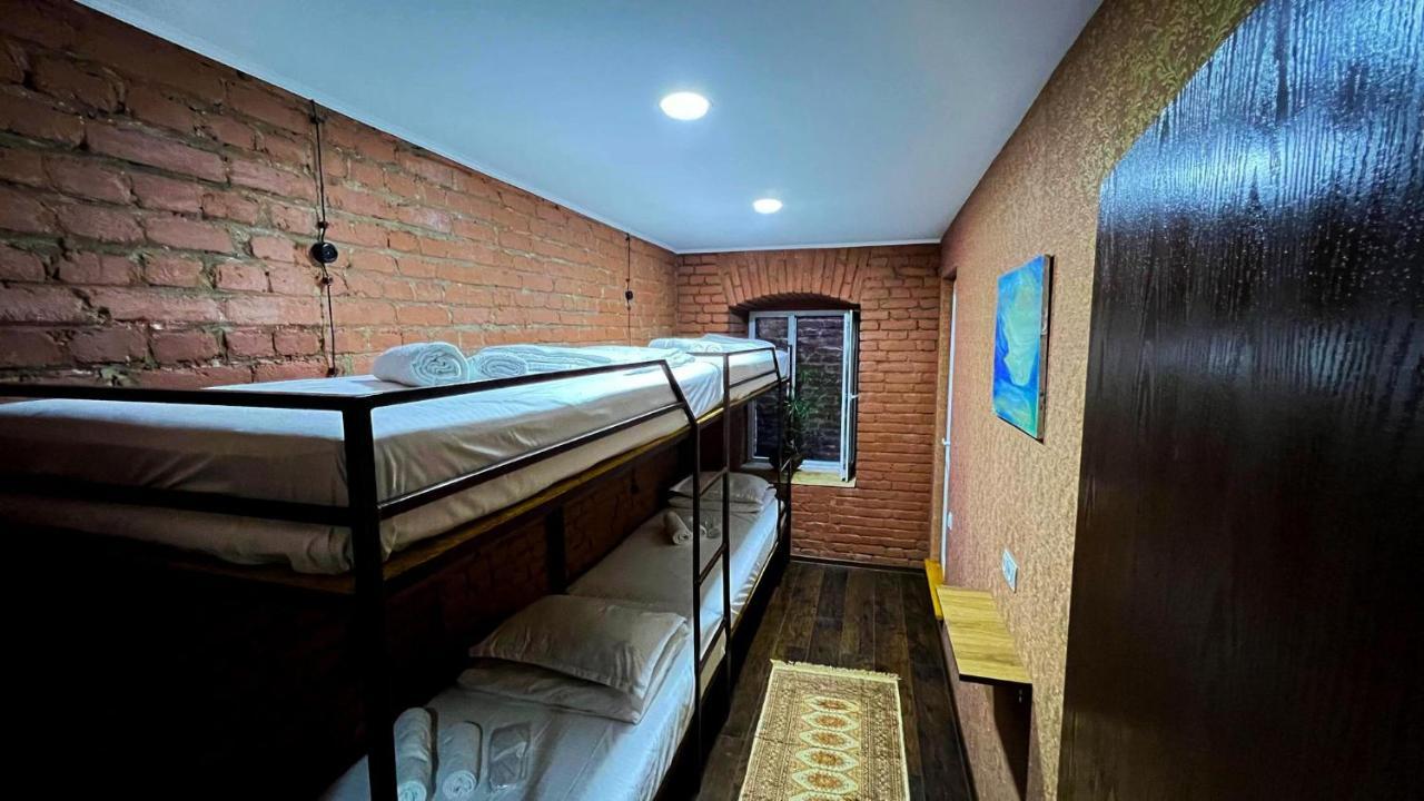 Hostel Pirosmani Tiflis Dış mekan fotoğraf