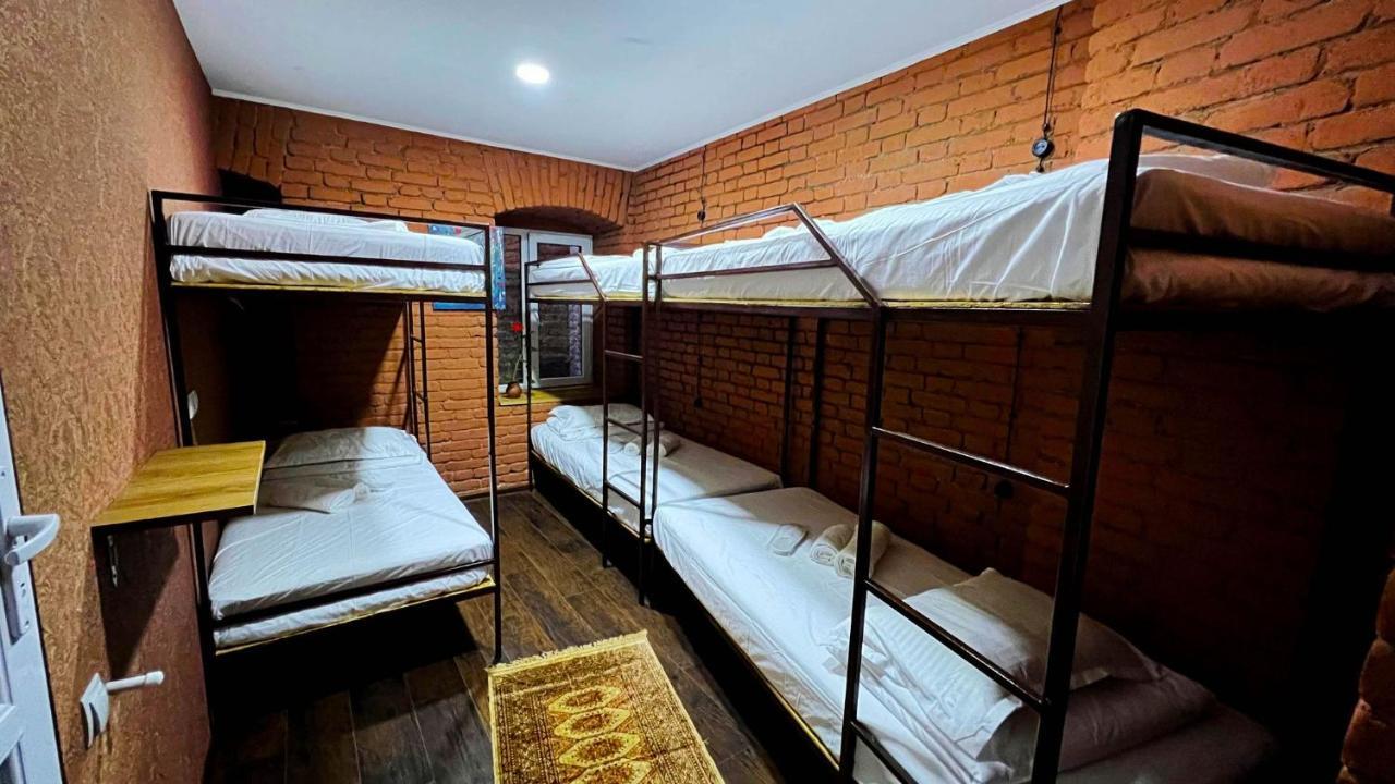 Hostel Pirosmani Tiflis Dış mekan fotoğraf