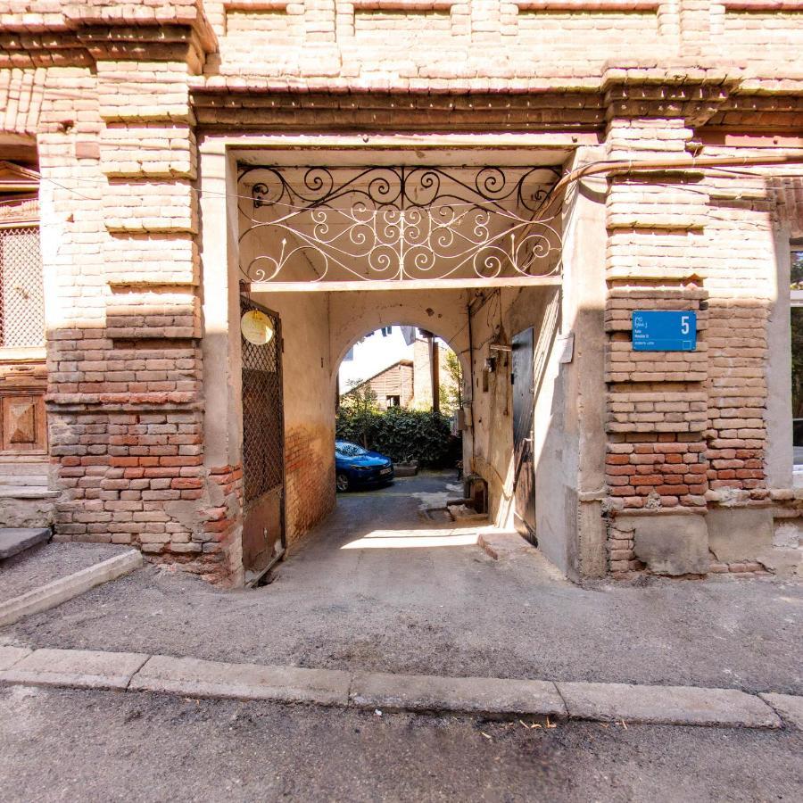 Hostel Pirosmani Tiflis Dış mekan fotoğraf