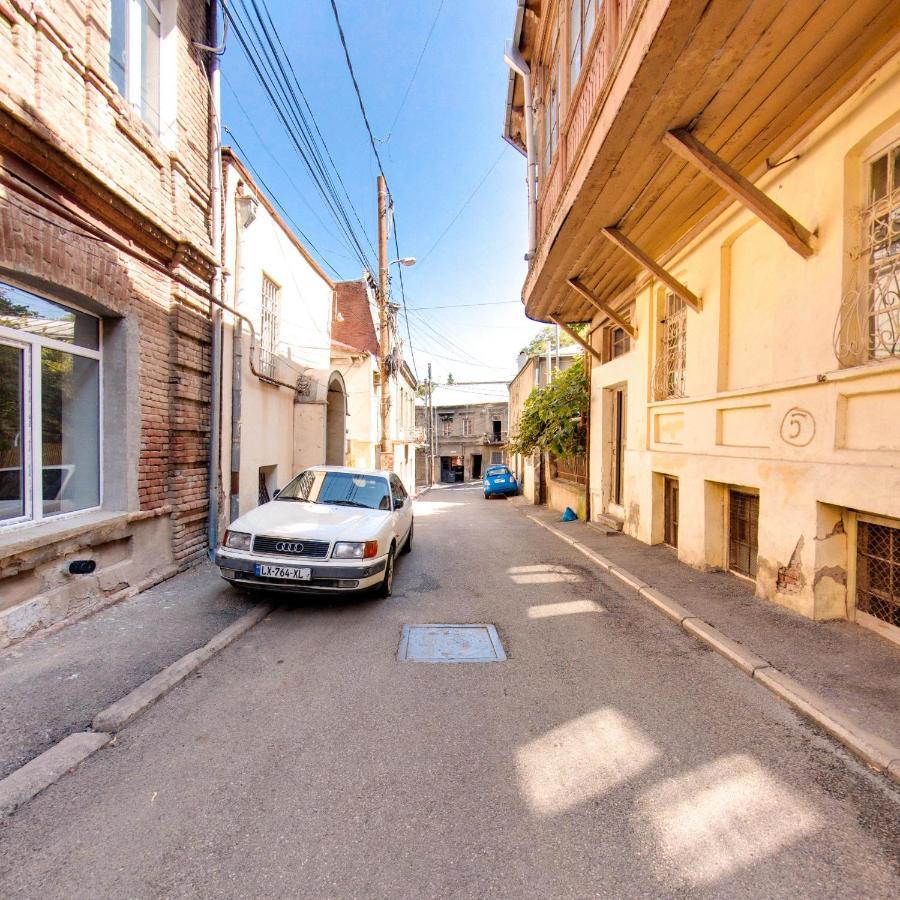 Hostel Pirosmani Tiflis Dış mekan fotoğraf